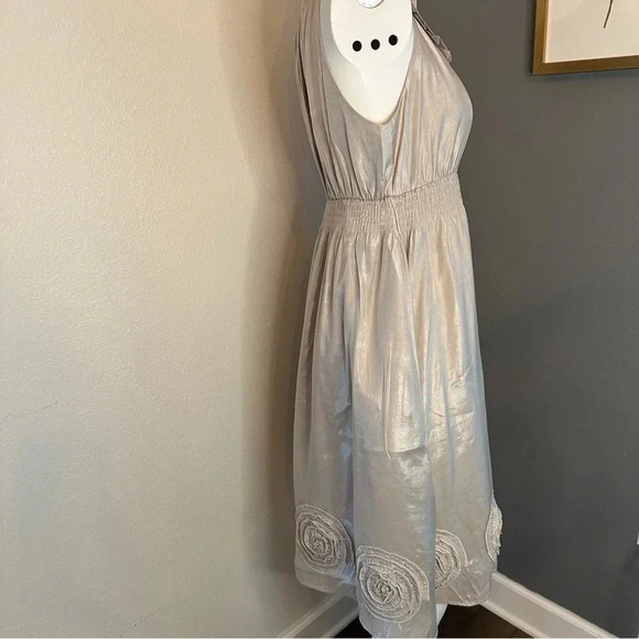 Truworths A Line Mini Silver Sleeveless Cocktail Dress w/ Rosette Detail Size 0 - Picture 6 of 13